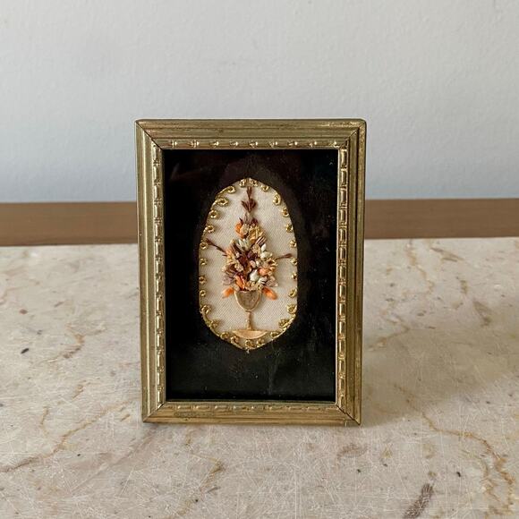 Vintage Miniature Framed Dried Flower Art Bouquet Gold Frame Victorian Romantic - Picture 1 of 9